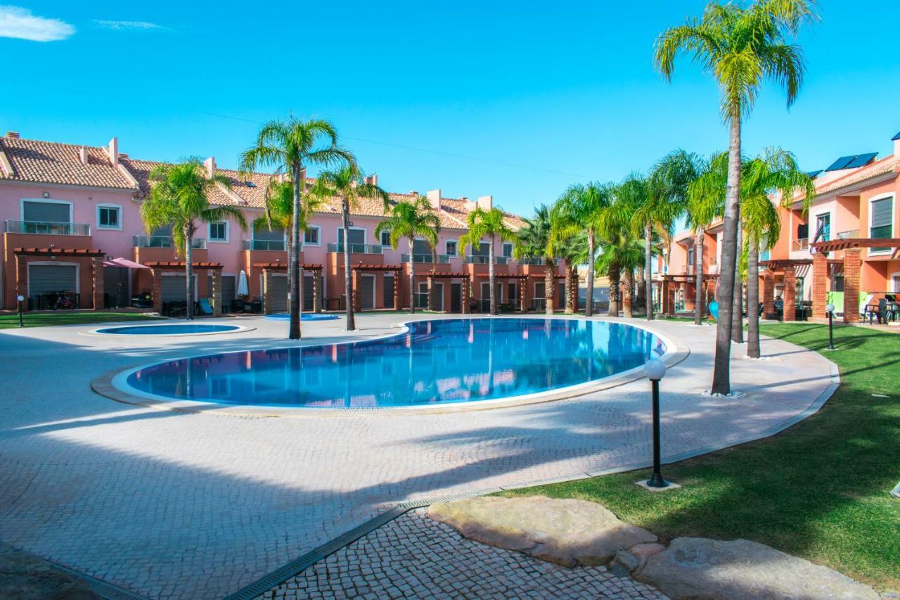 Moradia Jardins Do Vale Villa อัลบูเฟรา ภายนอก รูปภาพ